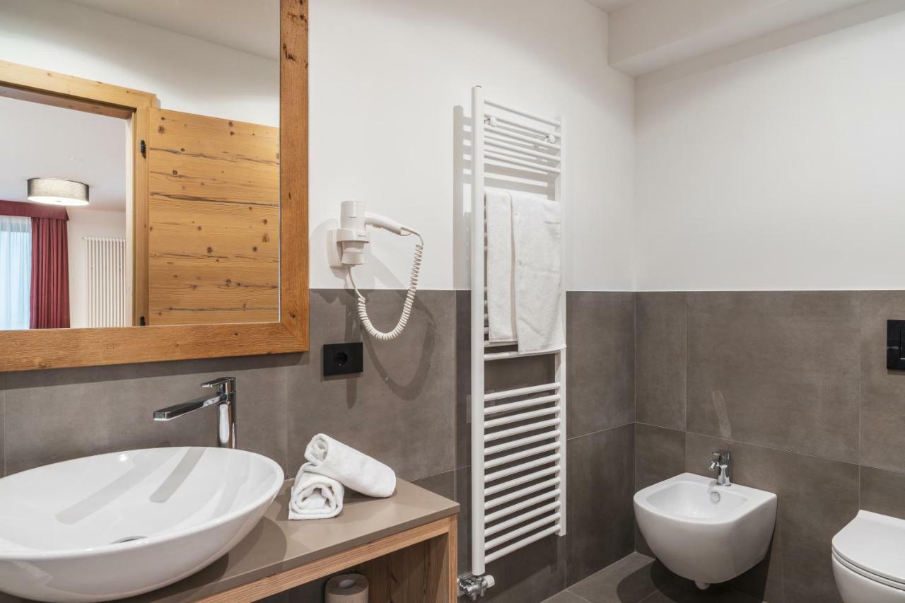 Ai Spiazzi Hotel Mezzocorona Eksteriør billede
